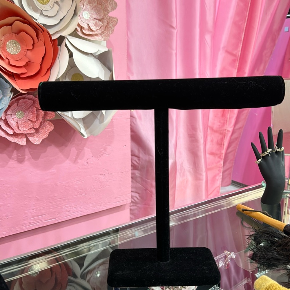 BLACK DISPLAY